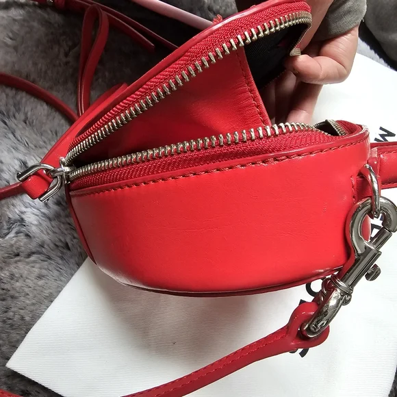 Marc Jacobs Heart Shaped purse - Picture 6 of 16